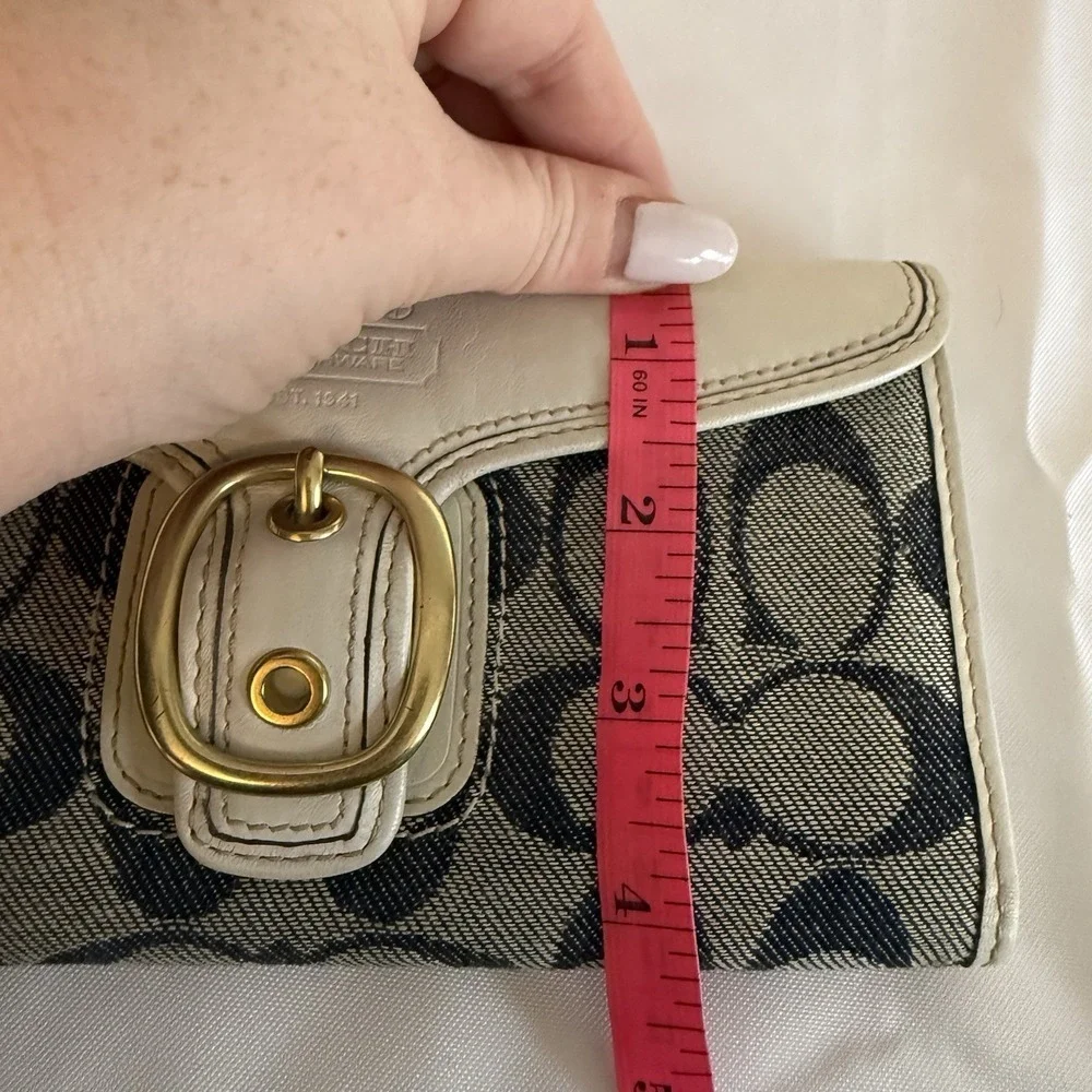 COACH BLEEKER WHITE LEATHER SNAP FLAP BLUE/WHITE DENIM SIGNATURE C LONG WALLET